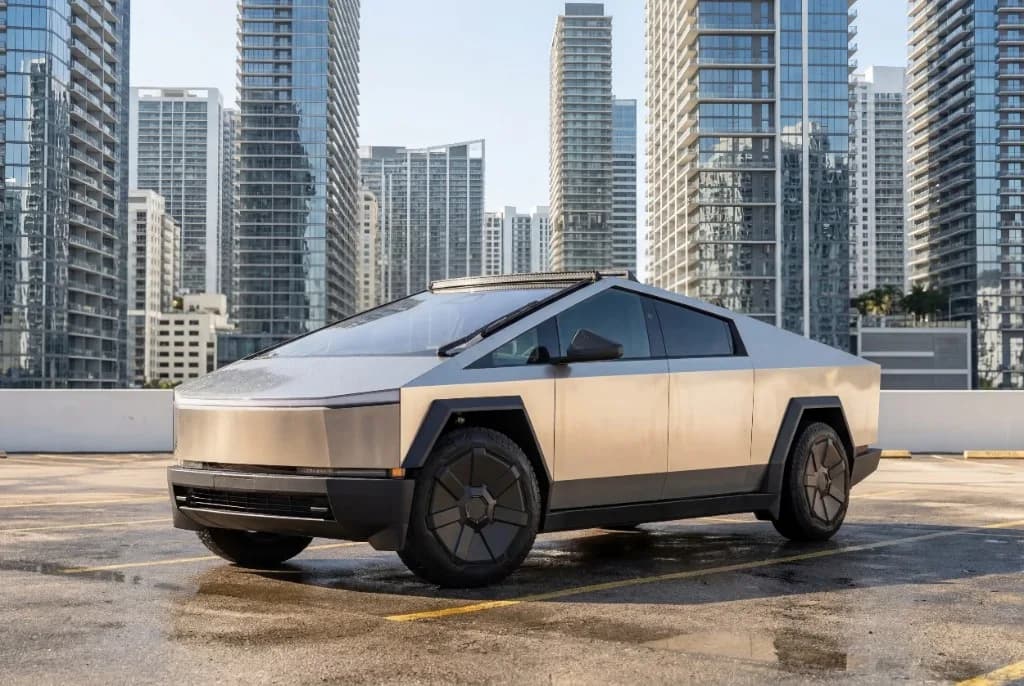 AI photo editor for Autotrader listings example